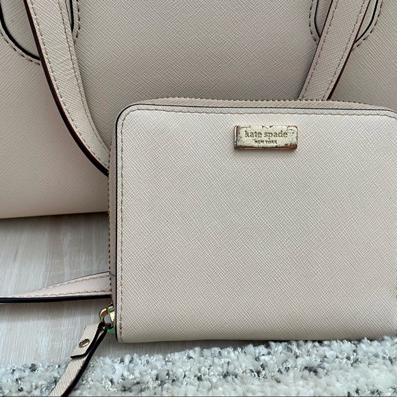 Kate Spade Bag w/ Wallet - Picture 10 of 15